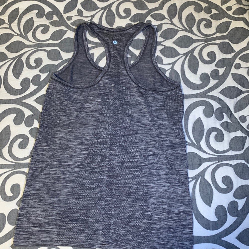 Lululemon tank top size 6